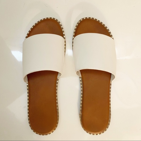 Mila Sandal- in White - Picture 2 of 5